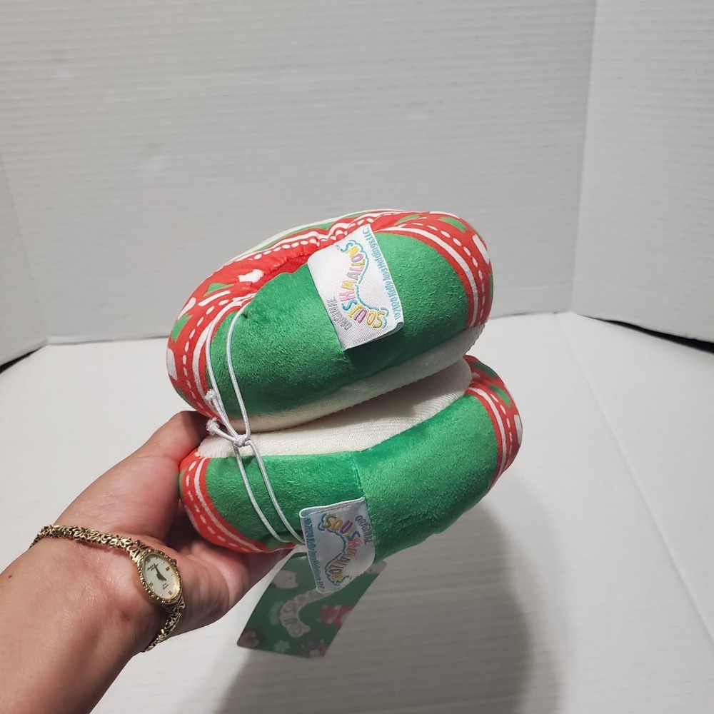 Squishmallows Cam The Cat Holiday Slippers Kids Size 13/1 NWT - Picture 2 of 4